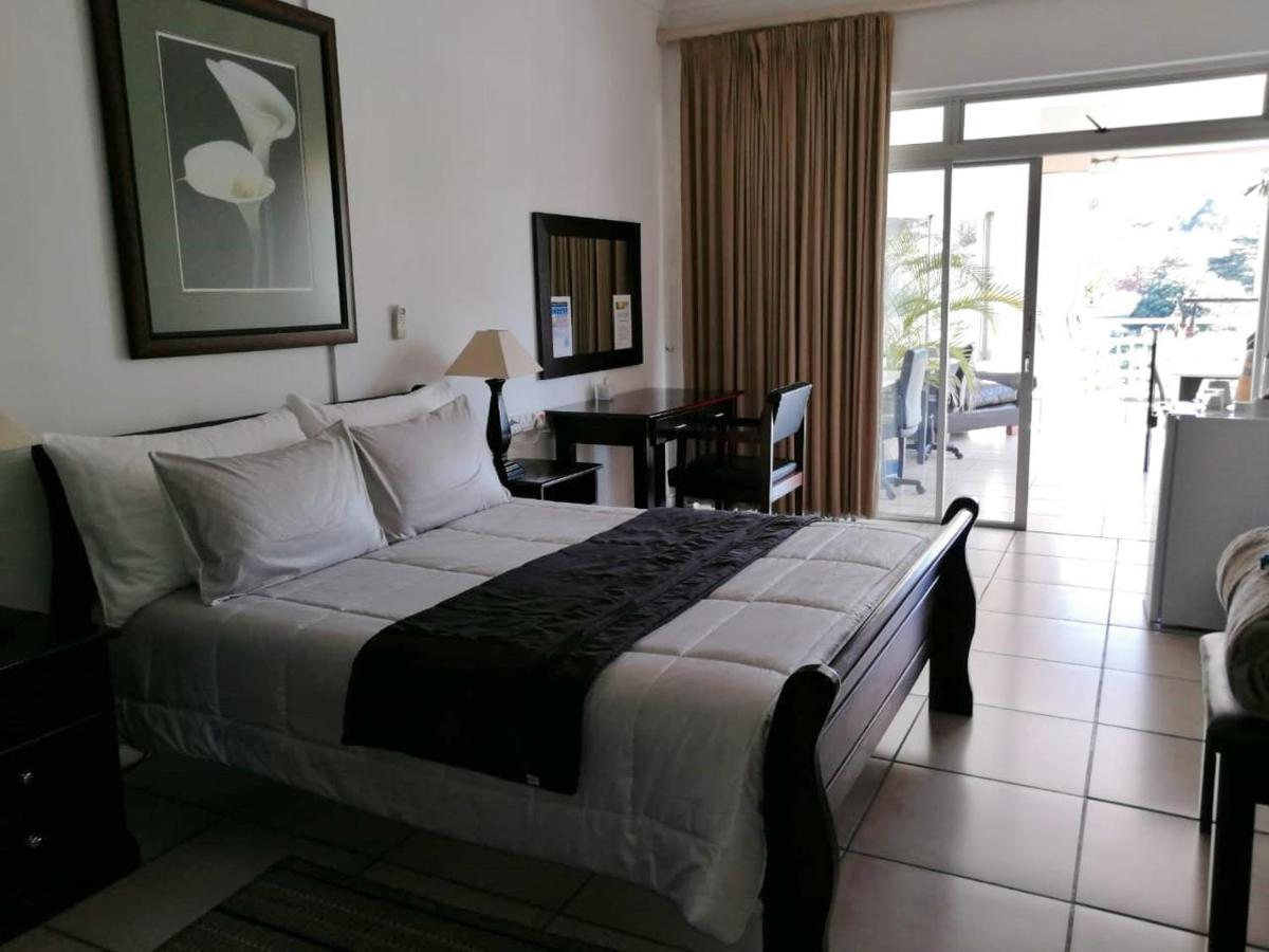 Sunset Boulevard Riverlodge Paarl Exterior foto